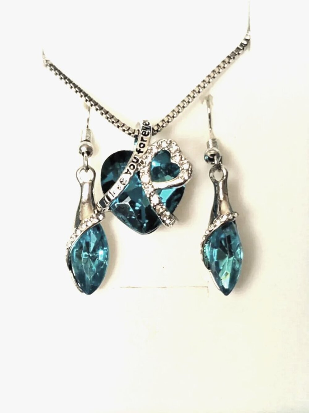 Eye catching Aquamarine Heart Necklace with Matching Earrings